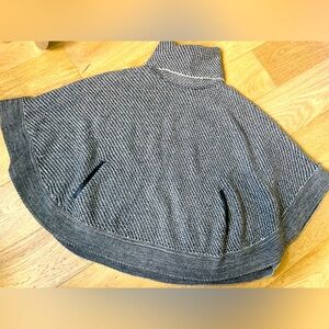 Massimo dutti sweater cape poncho